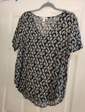 H&M Black V-Neck Short Sleeve Blouse with White Leaf Print